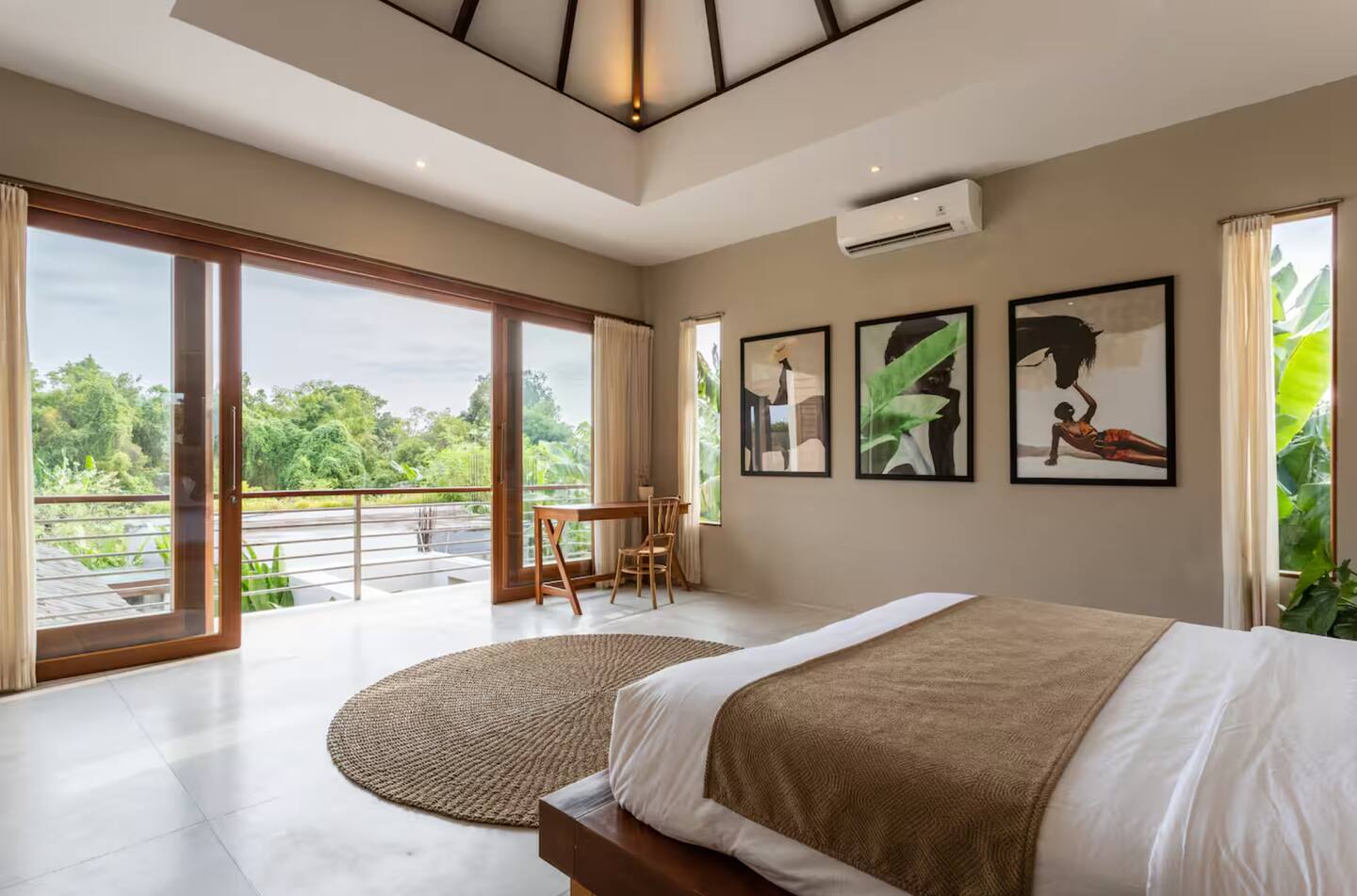 f879b720-e352-4d8f-8b5a-e7d660ea936c