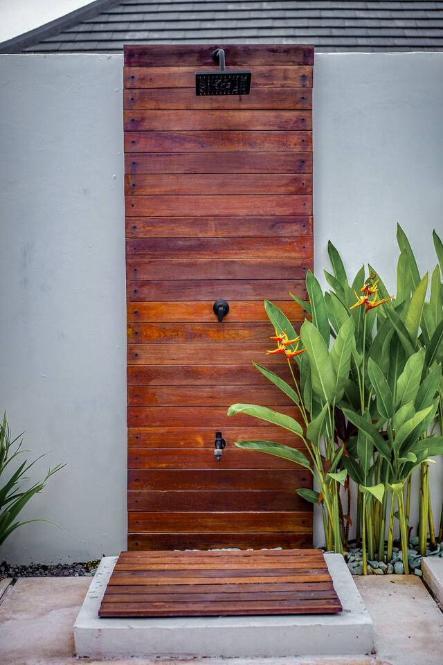 4965b6c4-bc29-4378-b378-e33f264feb30