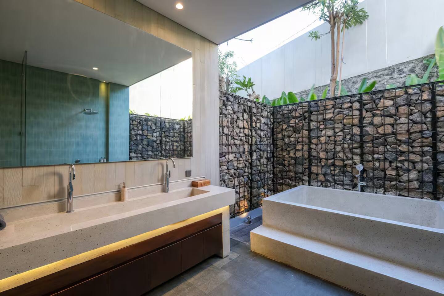 5d34a8b3-27a1-472b-bd32-5ec2b219bed1