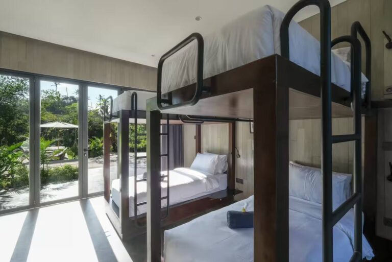 e0d48131-05a9-49fd-a496-c670a9f19b25