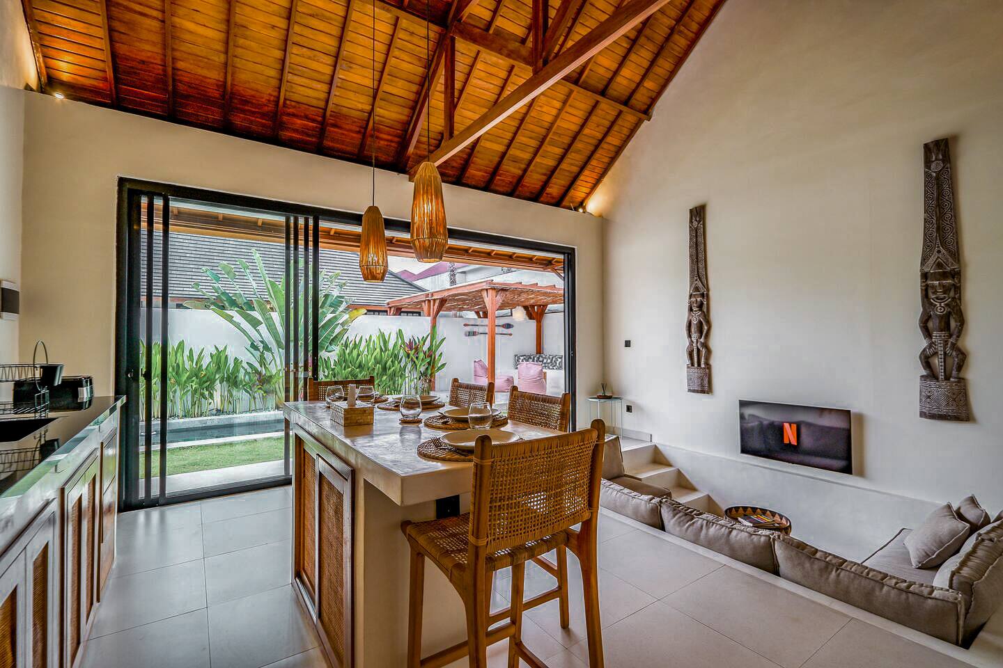 f4f6e373-7e26-4e72-8e77-f2f6aa5c1f21