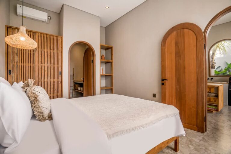 301966f7-8f2b-4b-N8vqf