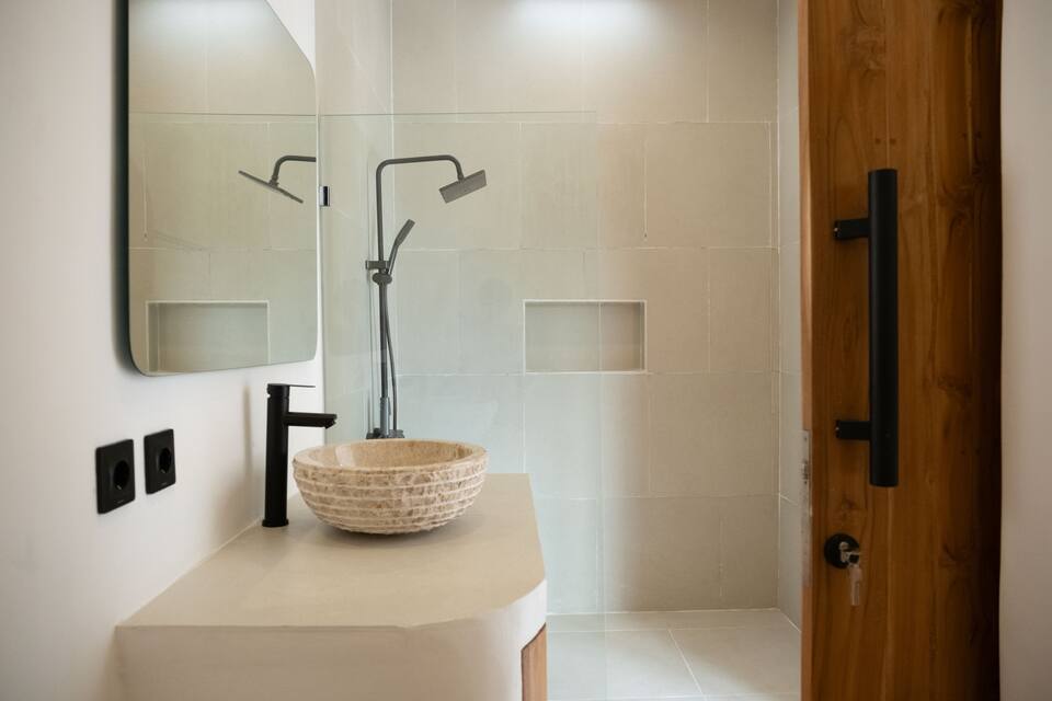 94a49868-66fc-4555-92e3-f773c3d45483