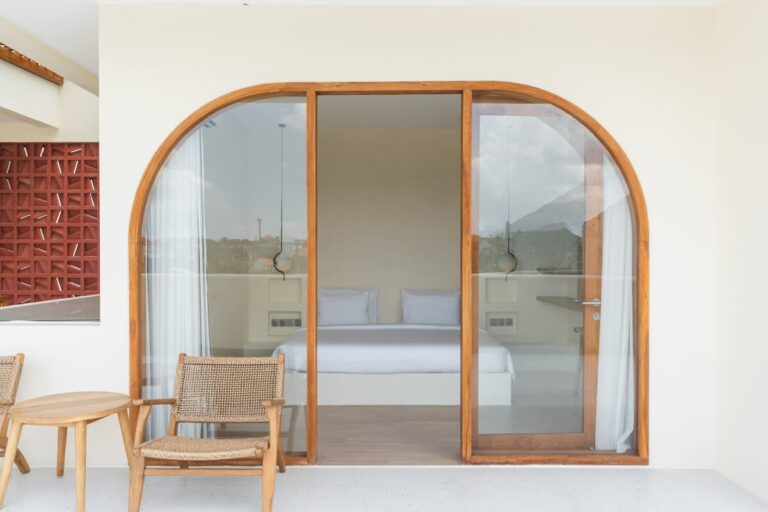 996b99f5-562d-44--klbs