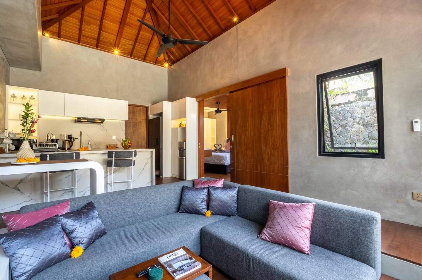 abd4291f-1d06-4462-8b92-500878eda88f