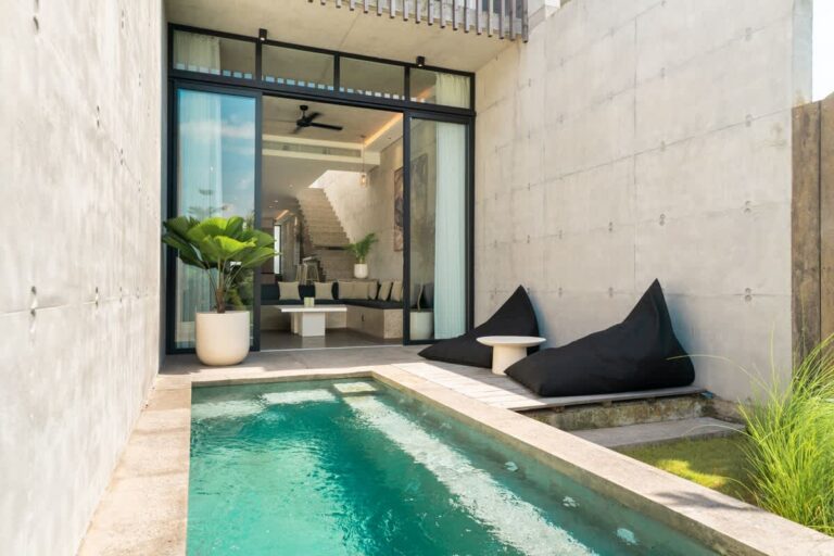 c18282b3-2f63-40-13DyL